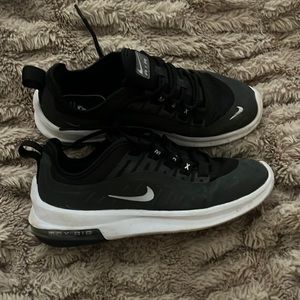 Nike Air women’s shoes